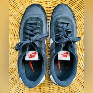 Women’s Nike Day Break Sneaker Size 8M